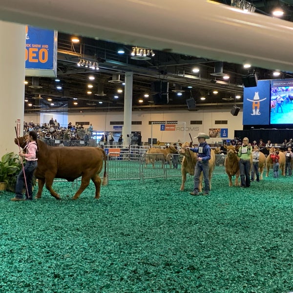 Das Foto wurde bei Houston Livestock Show and Rodeo von Treyci am 3/15/2019 aufgenommen