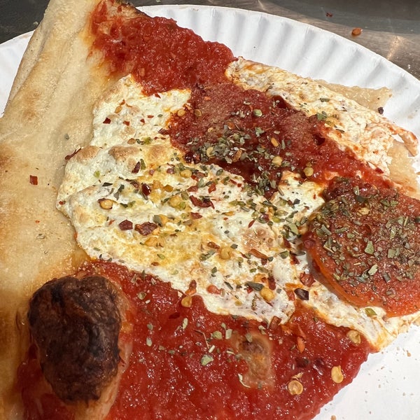Foto scattata a Joe&#39;s Pizza da Treyci il 8/20/2023