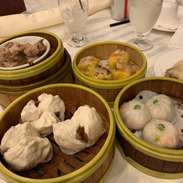 Foto scattata a Jing Fong Restaurant 金豐大酒樓 da Treyci il 11/9/2019