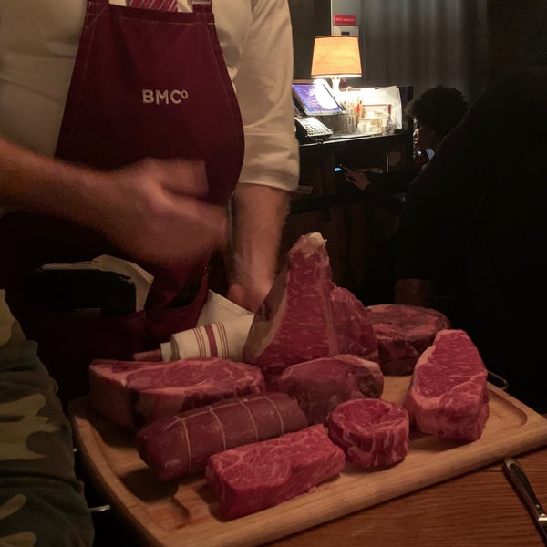 รูปภาพถ่ายที่ Bowery Meat Company โดย Treyci เมื่อ 12/11/2019