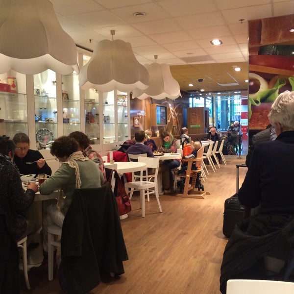 Photo taken at Dutch &amp; Delicious by Alya P. on 2/21/2015