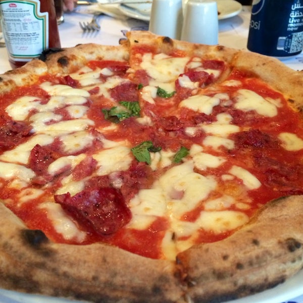 3/30/2014 tarihinde Reem A.ziyaretçi tarafından Brandi Pizzeria'de çekilen fotoğraf