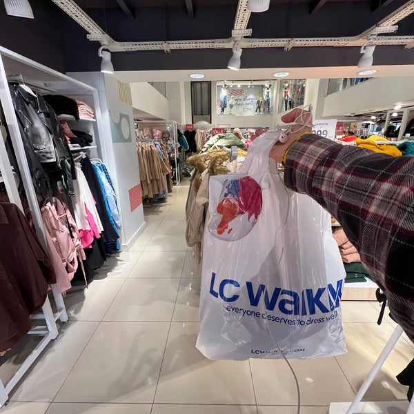 Photos a LC Waikiki Magasin de vetements