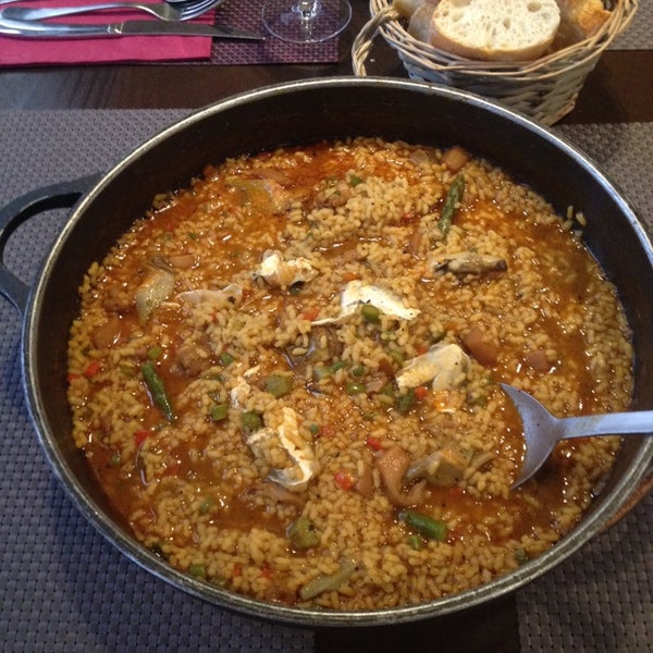 Un arroz de cocochas con sepia y verduras, uhmmmnnn que bueno!!! Comiendo con mi amigo Ina y el chef Mikel, día perfecto. !!
