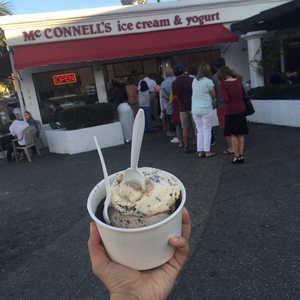 Foto diambil di Mission Street Ice Cream and Yogurt - Featuring McConnell&#39;s Fine Ice Creams oleh Noura A. pada 2/15/2016