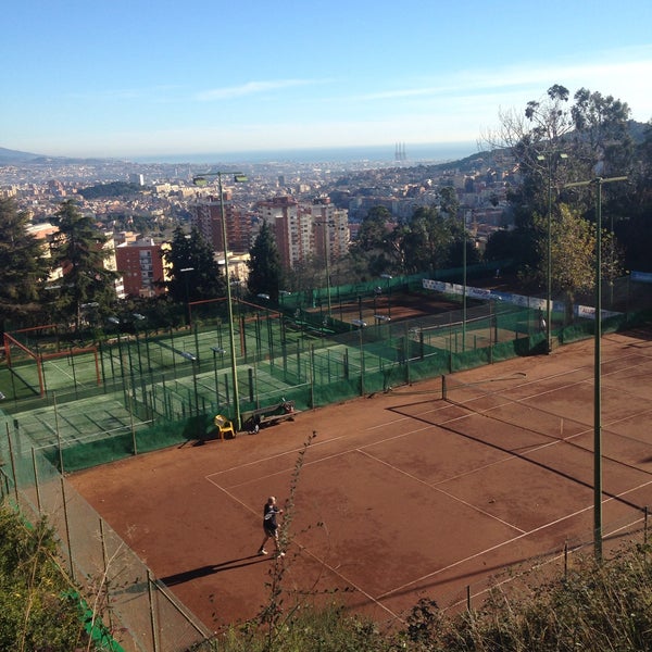 Снимок сделан в Vall Parc Tennis пользователем Jordi B. 1/10/2015