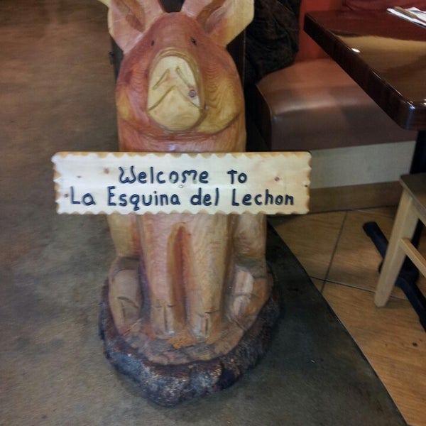 2/24/2013にSylvia R.がLa Esquina Del Lechonで撮った写真