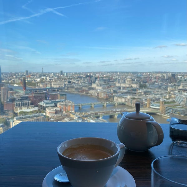 Photo taken at Oblix at The Shard by Amy M. on 10/17/2023