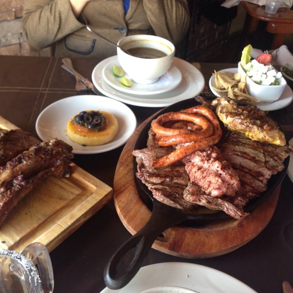 Foto diambil di Terrazza Argentina - Restaurante oleh Fernando O. pada 10/26/2014