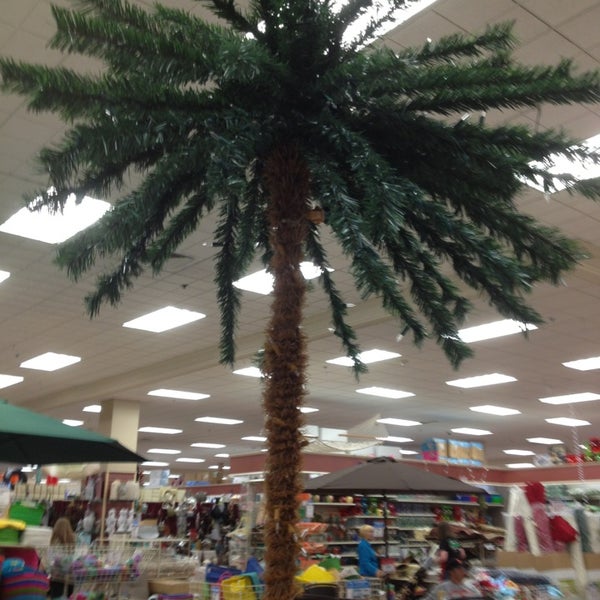 Christmas Tree Shops - Gift Shop
