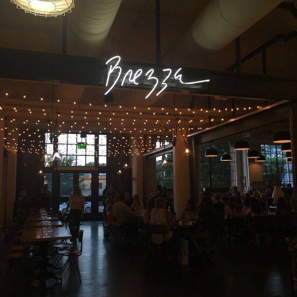 Photo taken at Brezza Cucina + Pizzeria by Steph G. on 8/20/2017