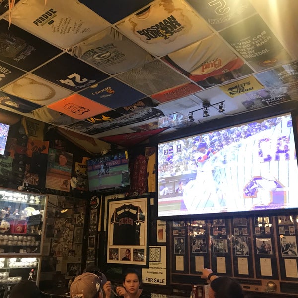 รูปภาพถ่ายที่ Foley&#39;s NY Pub &amp; Restaurant โดย Ale S. เมื่อ 7/2/2019