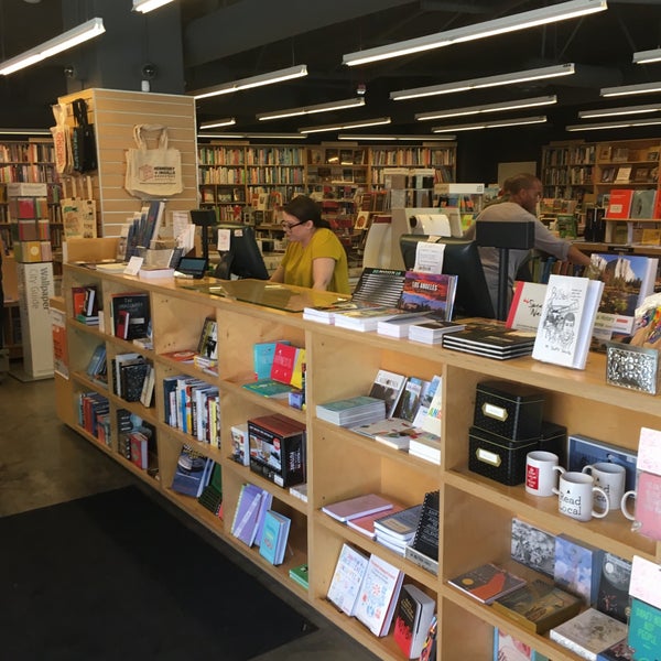 Photo taken at Hennessey + Ingalls Bookstore by Aaron B. on 8/19/2017