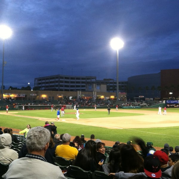 Foto tirada no(a) Stockton Ballpark por Bill H. em 5/28/2013