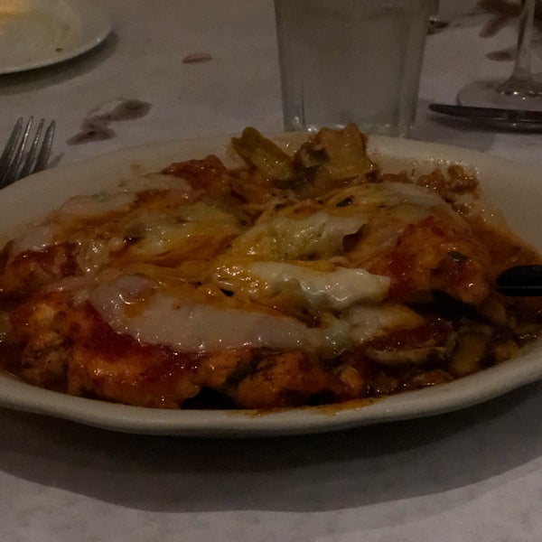 The food is very good! It feels like an old family Italian place.