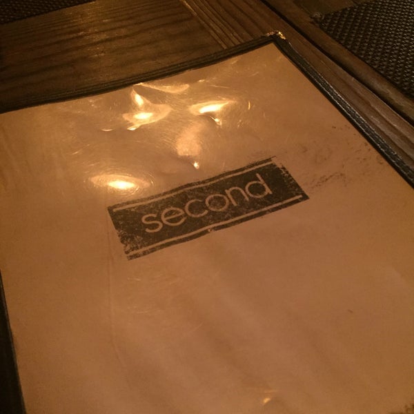 Foto tirada no(a) Second por Hassel L. em 6/25/2016