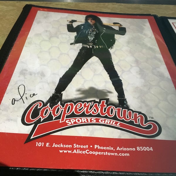 4/10/2016にBill M.がAlice Cooper&#39;stown Rock and Roll Sports Grillで撮った写真
