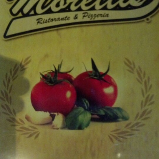 Foto diambil di Moretti&#39;s Ristorante &amp; Pizzeria oleh Brad &quot;IronGoof&quot; M. pada 11/25/2012