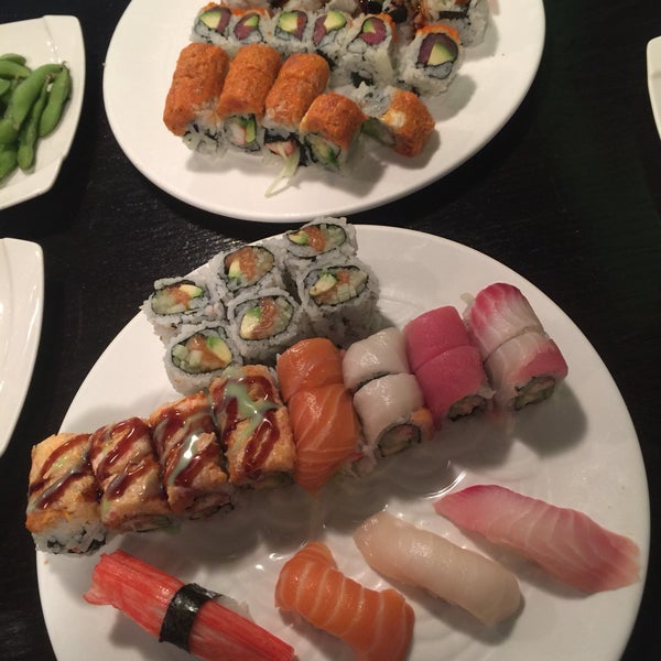 9/25/2017 tarihinde Emily W.ziyaretçi tarafından Sushi Ai'de çekilen fotoğraf