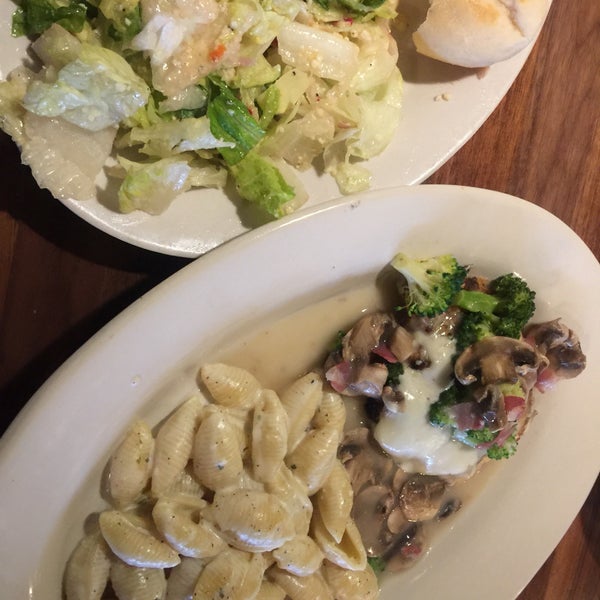 The Pasta House Co Italian Restaurant 700 N New Ballas Rd