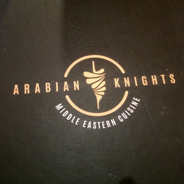 Das Foto wurde bei Arabian Knights von Sahan W. am 11/4/2016 aufgenommen