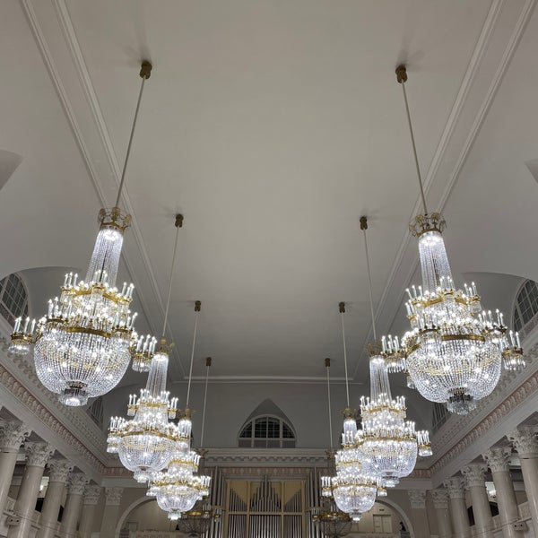 Foto tirada no(a) Grand Hall of St Petersburg Philharmonia por Vera S. em 12/12/2021