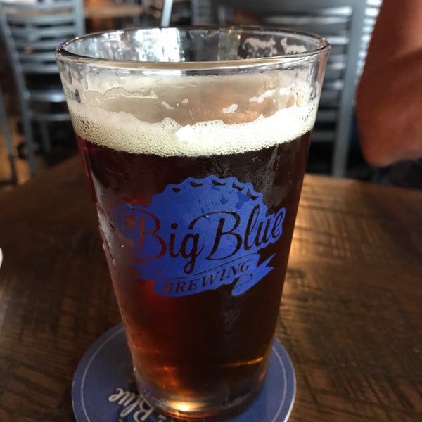 Foto tomada en Big Blue Brewing Company  por Keith L. el 8/24/2018
