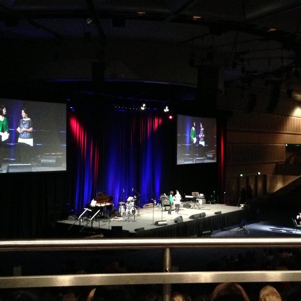 รูปภาพถ่ายที่ Sydney Convention &amp; Exhibition Centre โดย Sabrina M. เมื่อ 5/11/2013