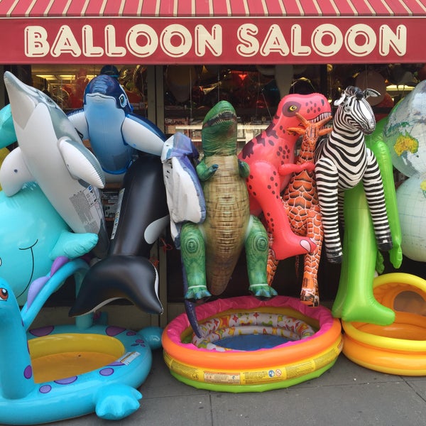 Foto diambil di Balloon Saloon oleh Tony F. pada 6/1/2016
