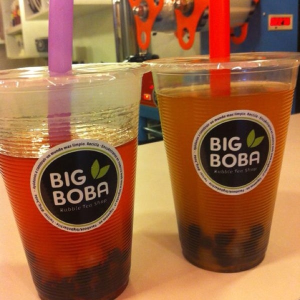 Photo prise au Big Boba Bubble Tea Shop par Valeria E. le7/2/2013