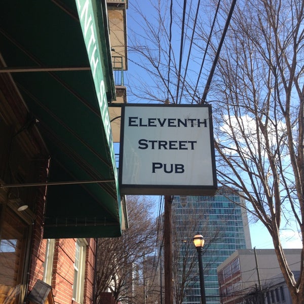 4/1/2013にKathleen V.がEleventh Street Pubで撮った写真