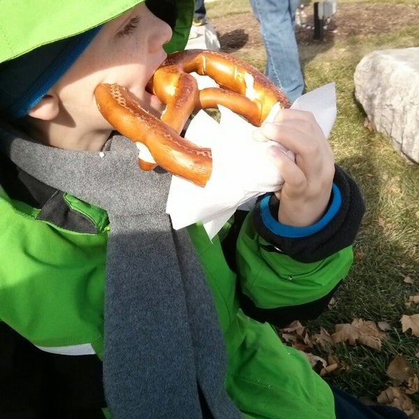 11/30/2013에 Andrew L.님이 Christmas Village in Baltimore에서 찍은 사진