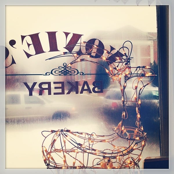 Nonies Restaurant & Bakery American Restaurant in Peterborough