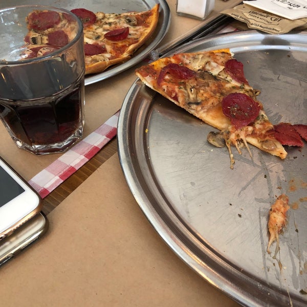1/23/2020에 GamzeMesutArya Albayrak님이 The Italian Cut - Pizza&amp;Kitchen에서 찍은 사진
