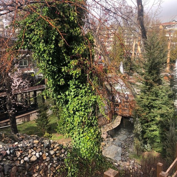 รูปภาพถ่ายที่ Kuğulu Park โดย GamzeMesutArya Albayrak เมื่อ 3/17/2021