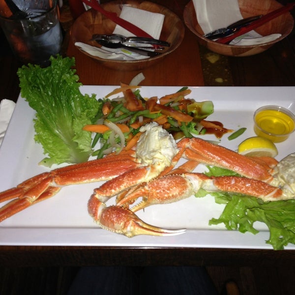 Photo taken at King Crab Tavern &amp; Seafood Grill by MERCEDEZ G. on 12/5/2012