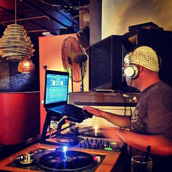 9/20/2013にBen FrostがSomar Bar and Loungeで撮った写真