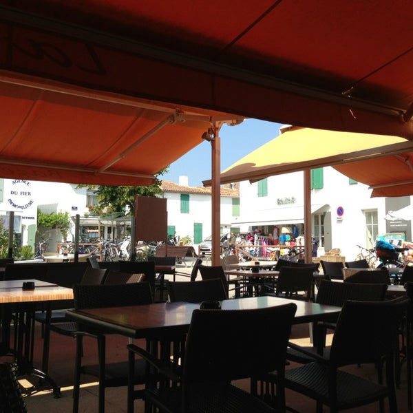 La Bazenne Bar in Les PortesenRé