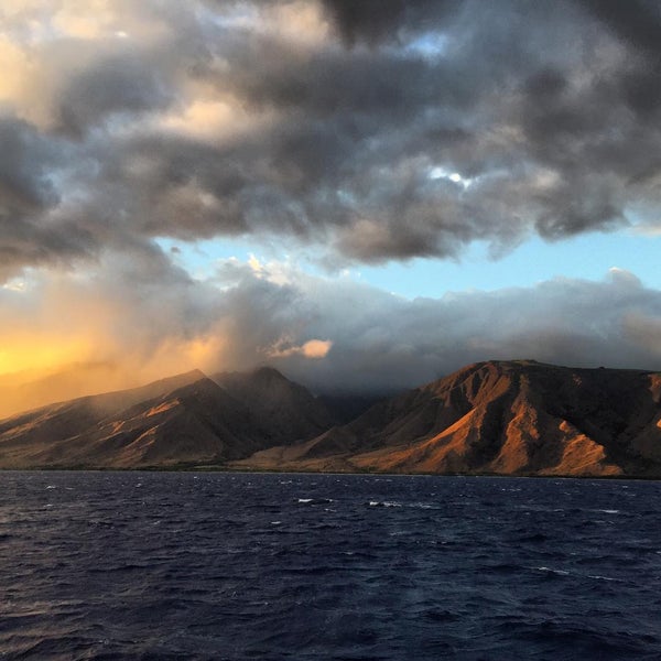 Das Foto wurde bei Pride of Maui von Anthony F. am 7/24/2015 aufgenommen