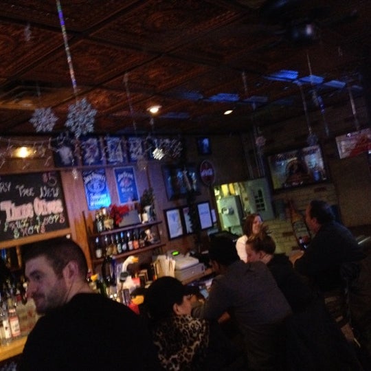 12/8/2012 tarihinde Stacy M.ziyaretçi tarafından Clark Street Bar'de çekilen fotoğraf
