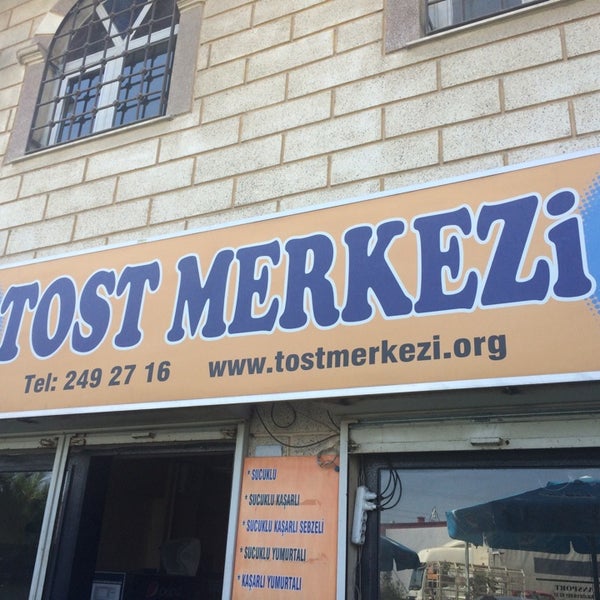 Das Foto wurde bei Tost Merkezi | Toast Center von Burak A. am 8/5/2014 aufgenommen