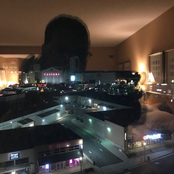 Foto scattata a Sheraton Atlantic City Convention Center Hotel da A.R. il 8/16/2018