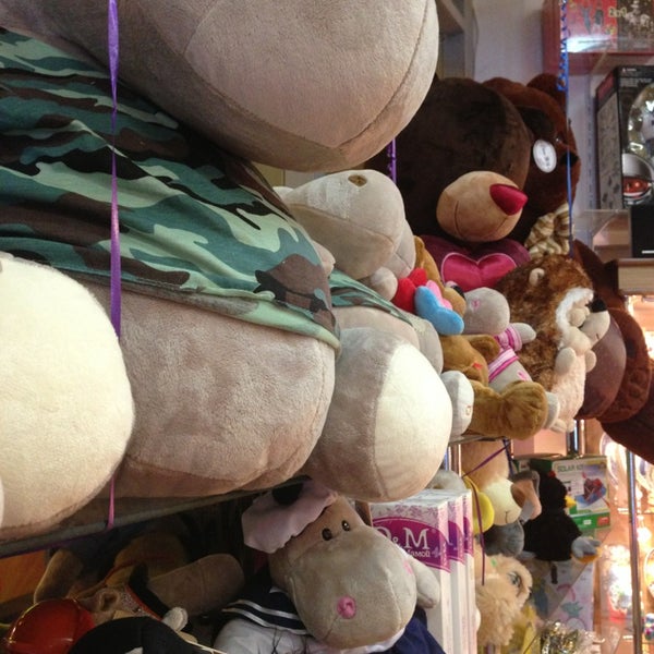 ... Little gift store with a cool selection of plush toys. Good prices!