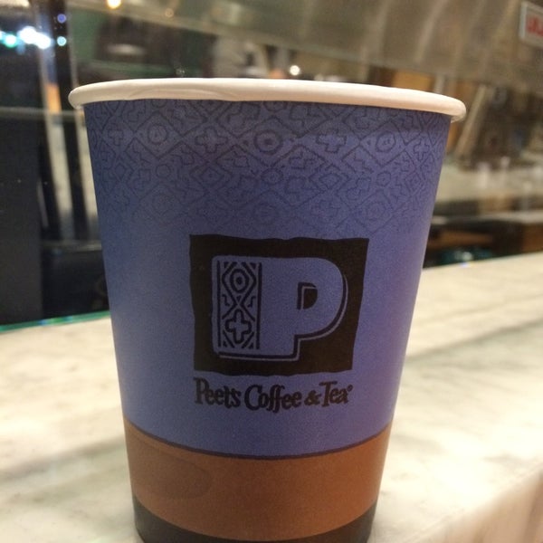 Foto tirada no(a) Peet&#39;s Coffee &amp; Tea por Donna Mc em 10/19/2014