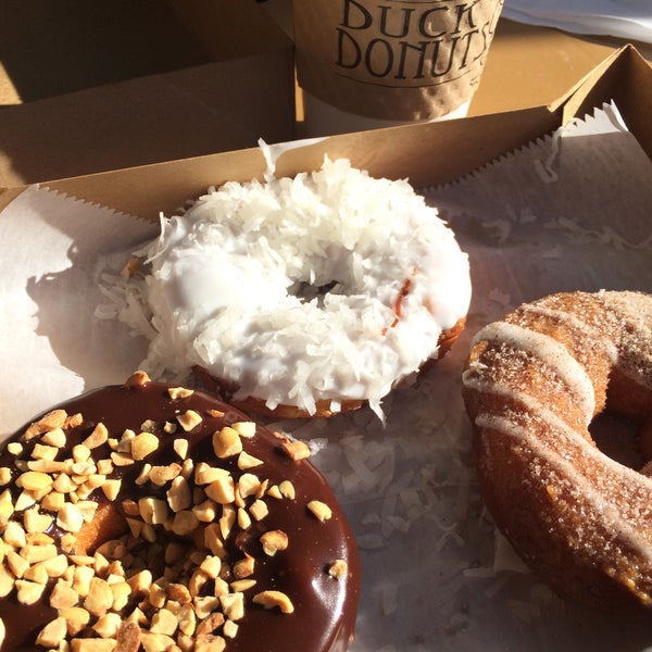 Photo taken at Duck Donuts by Donna Mc on 11/27/2015