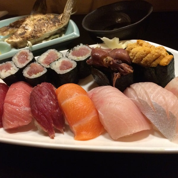 Снимок сделан в Sushi Capitol пользователем Donna Mc 3/27/2015