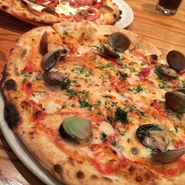 Das Foto wurde bei Pizzeria Orso von Donna Mc am 2/23/2015 aufgenommen