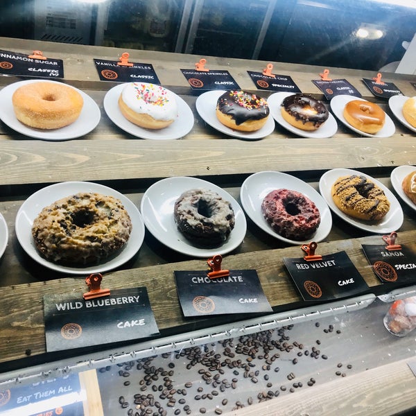 Foto diambil di Sugar Shack Donuts &amp; Coffee oleh Donna Mc pada 1/23/2020