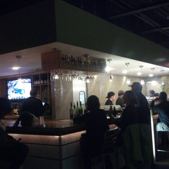 รูปภาพถ่ายที่ Nama Sushi Bar โดย Jason B. เมื่อ 2/12/2013
