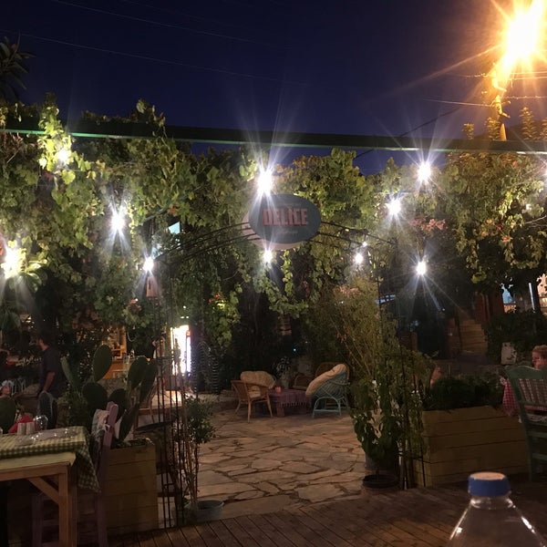 Foto diambil di Delice Restaurant oleh Emre B. pada 8/22/2019